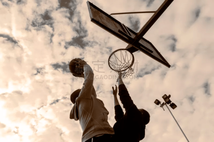 欧冠杯16强首回合｜ 本季杀尽四大联赛卫冕冠军 红军攻陷巴黎非只靠运气